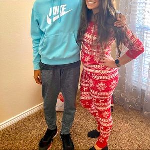 OldNavy Christmas pj set in red and white